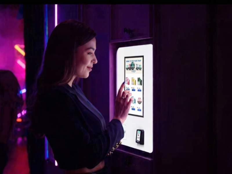 Smart Vending Machines vs. Traditional Ones: A Leap in Ease and Efficiency